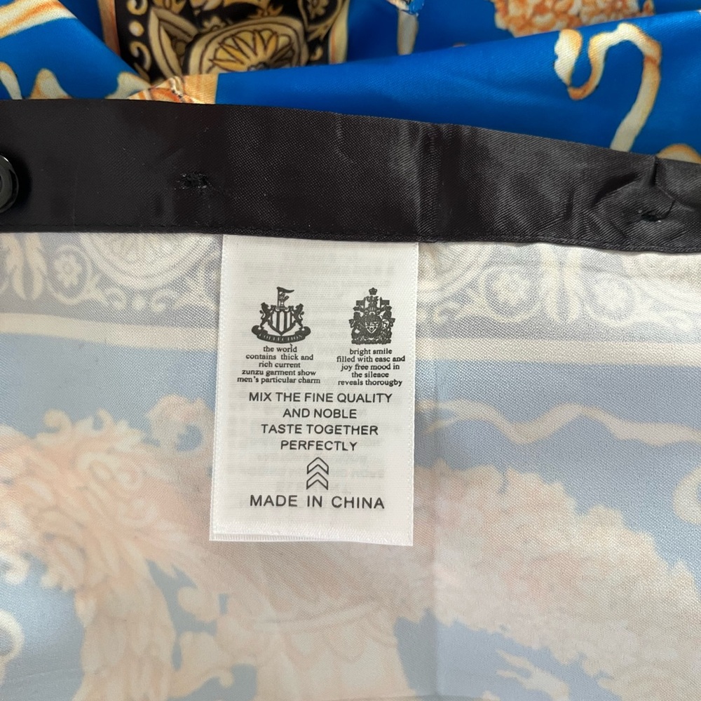 Greek! Men's Blue and Gold Baroque. Button down. Never worn. No tags. Enjoy! - Picture 5 of 6